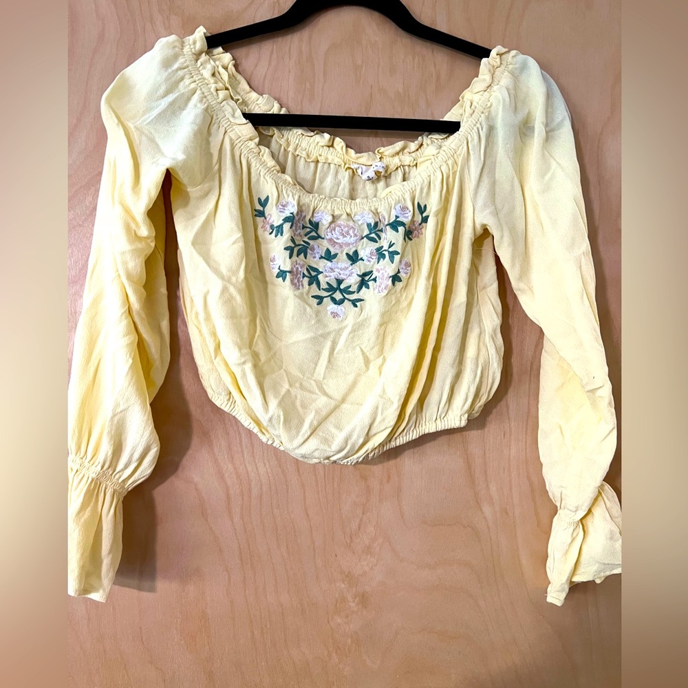 Flowery off the shoulder crop top